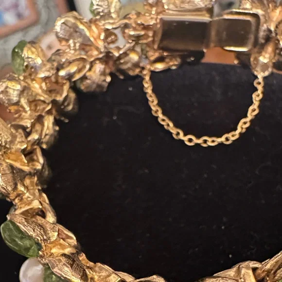 Vintage @1966 SWOBODA Green Peridot with Pearls Bracelet/Earring Set - Picture 3 of 5